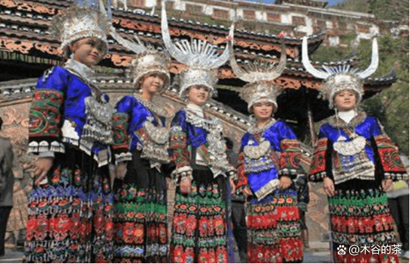 “文化内涵深似海，千秋万代永流芳：”论中国傣族女性传统服饰