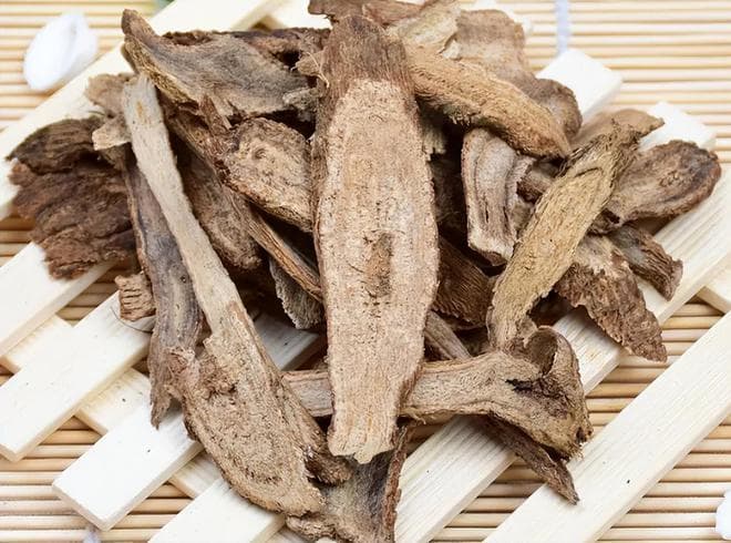 卤制下水必用的四种香料：木香、白芷、草果和丁香