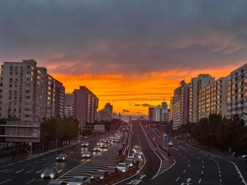 北京雨后现“火烧云”奇观！气象专家详解背后成因