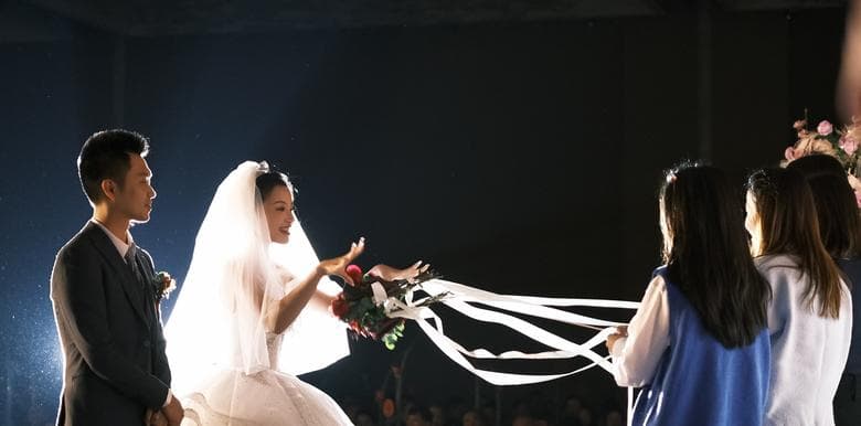 订婚和彩礼是分两次钱吗