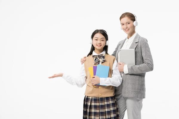人民币国际化：走向世界舞台