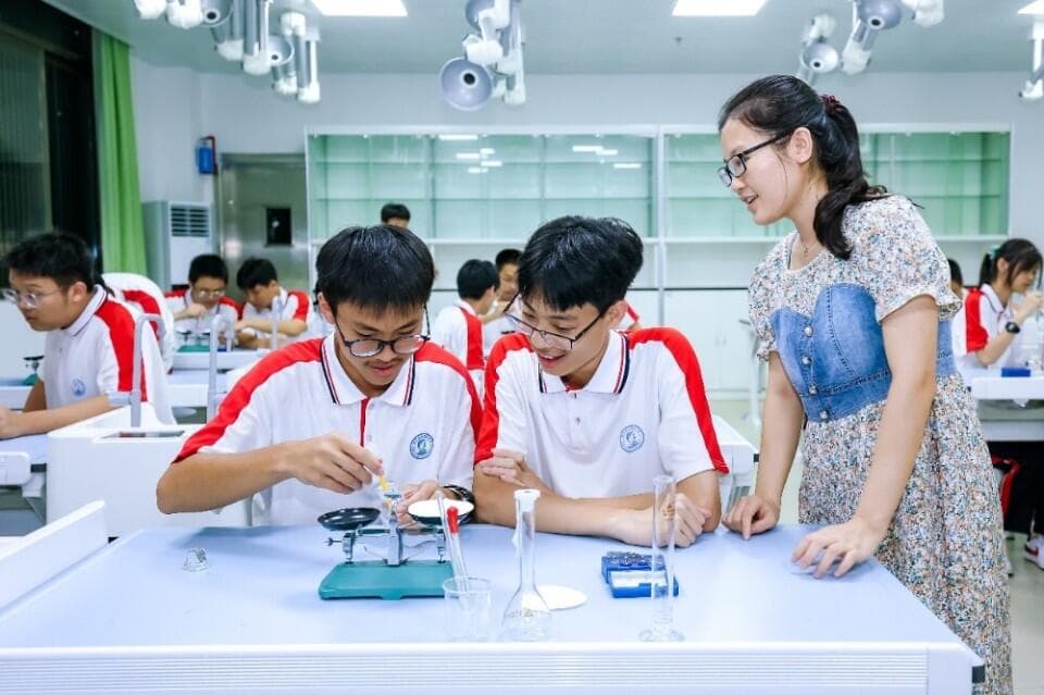 高中生学习秘诀：如何运用技巧实现成绩飞跃？