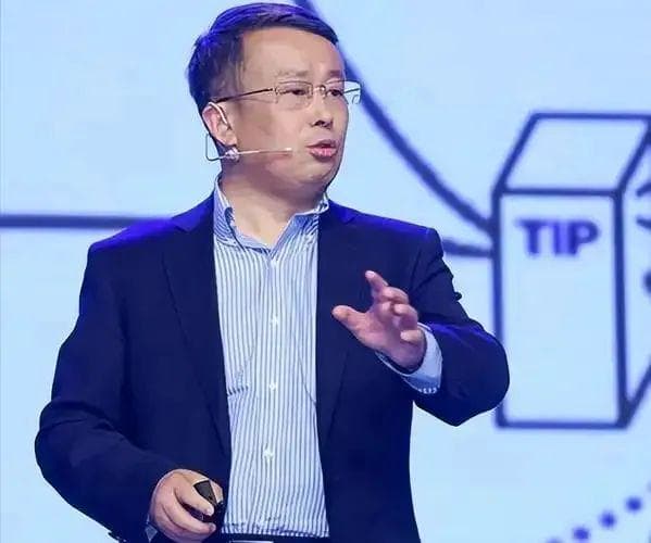 项立刚再掀争议：养儿不如养狗论背后，海外精英的亲情困局如何破
