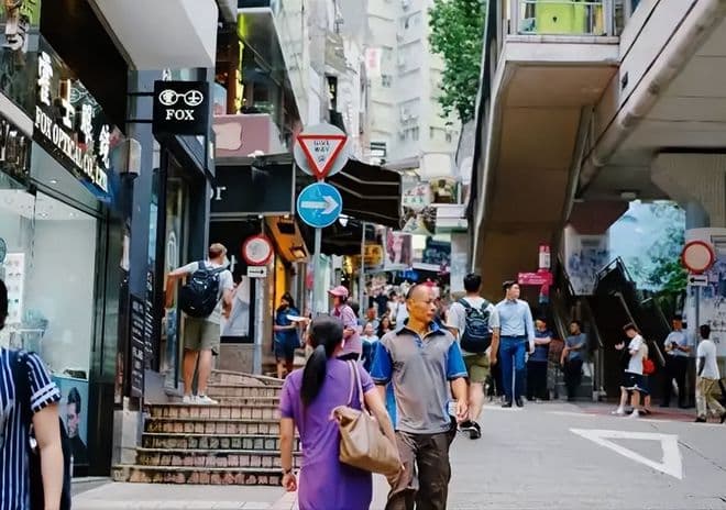 香港月薪2万，为什么仅能混个温饱？香港真实收入消费有多离谱？