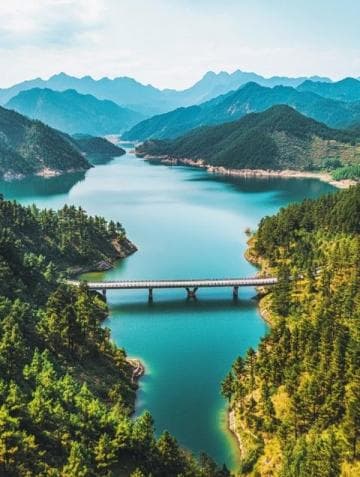 哀牢山旅游攻略：四季美景与文化探秘