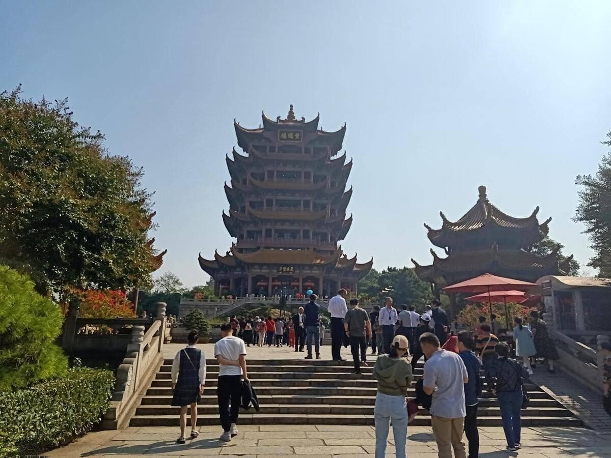 李白笔下的黄鹤楼：一首送别诗，一个未解预言