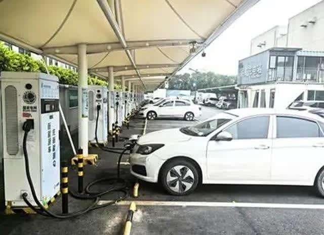 电动汽车充电桩常见故障及处理方法