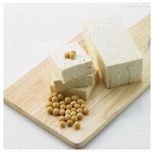 豆腐营养价值高，但也不是所有人都适合食用的，建议这些人少碰