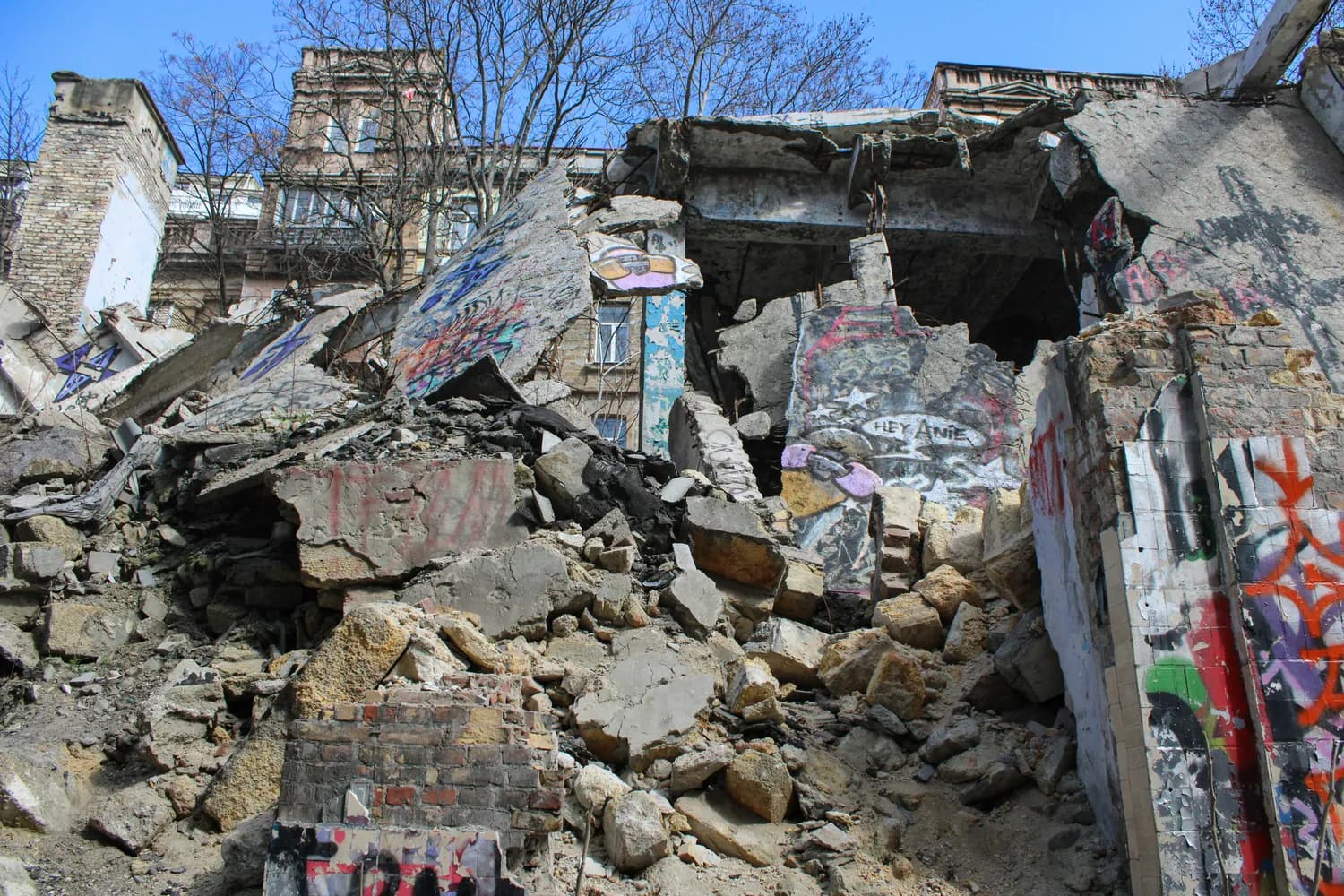 壹基金发布积石山地震一周年重建报告，4537万元善款惠及12.5万人