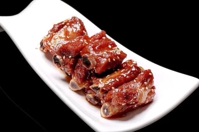 三凤桥酱排骨：无锡传统名菜的历史与制作工艺