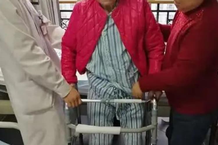 髋关节置换手术多长时间能恢复正常