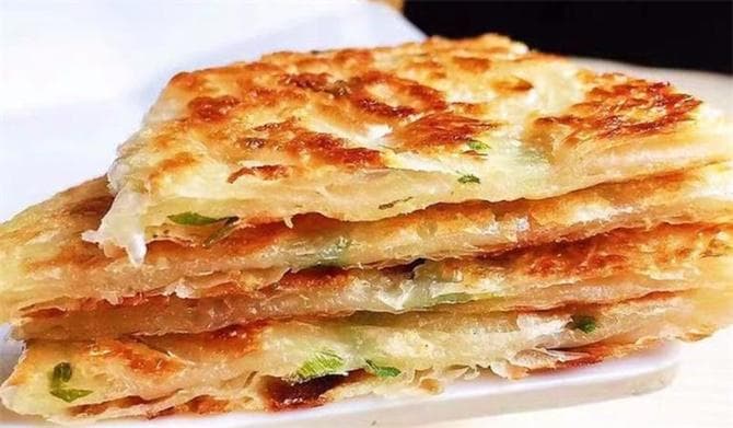 最快速葱油饼做法，外酥里软，不用饧面，凉了不硬，太节约时间了