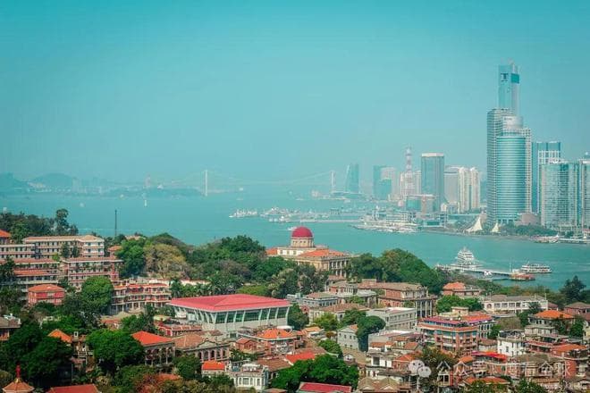 厦门旅游必去十大景点，鼓浪屿之旅，听历史低吟，感受时光流转！