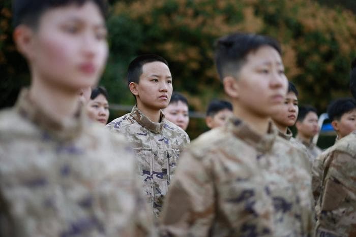 直击广州新入伍女兵役前训练，有人坚持五次报名终圆“军旅梦”