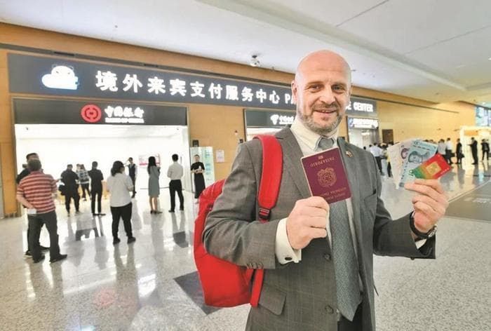 便捷服务 让外国游客“不见外”