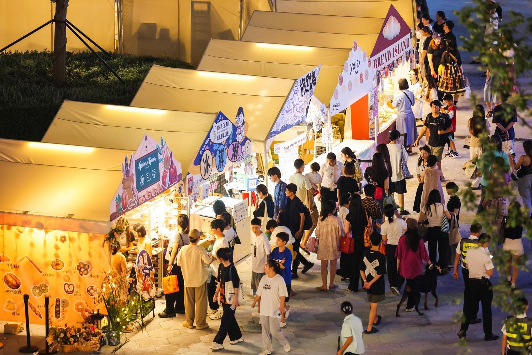 成都街头走一走，寻找消费“新潜力”