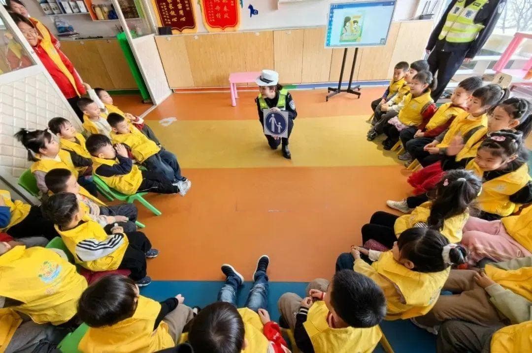 辽宁交警推出中小学生交通安全教育“云课堂”《文明交通 安全出行》