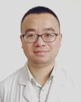 胸口上部正中间脖子下面，一按压就疼痛是怎么回事？