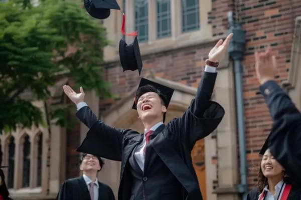 gray与grey有什么区别？美英拼写习惯大不同