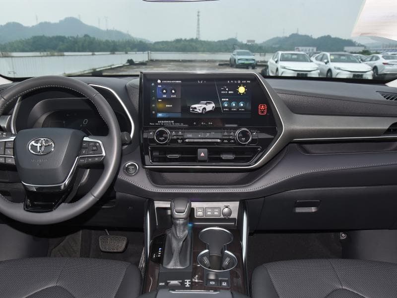 超大型 SUV 的内部空间如何合理利用？