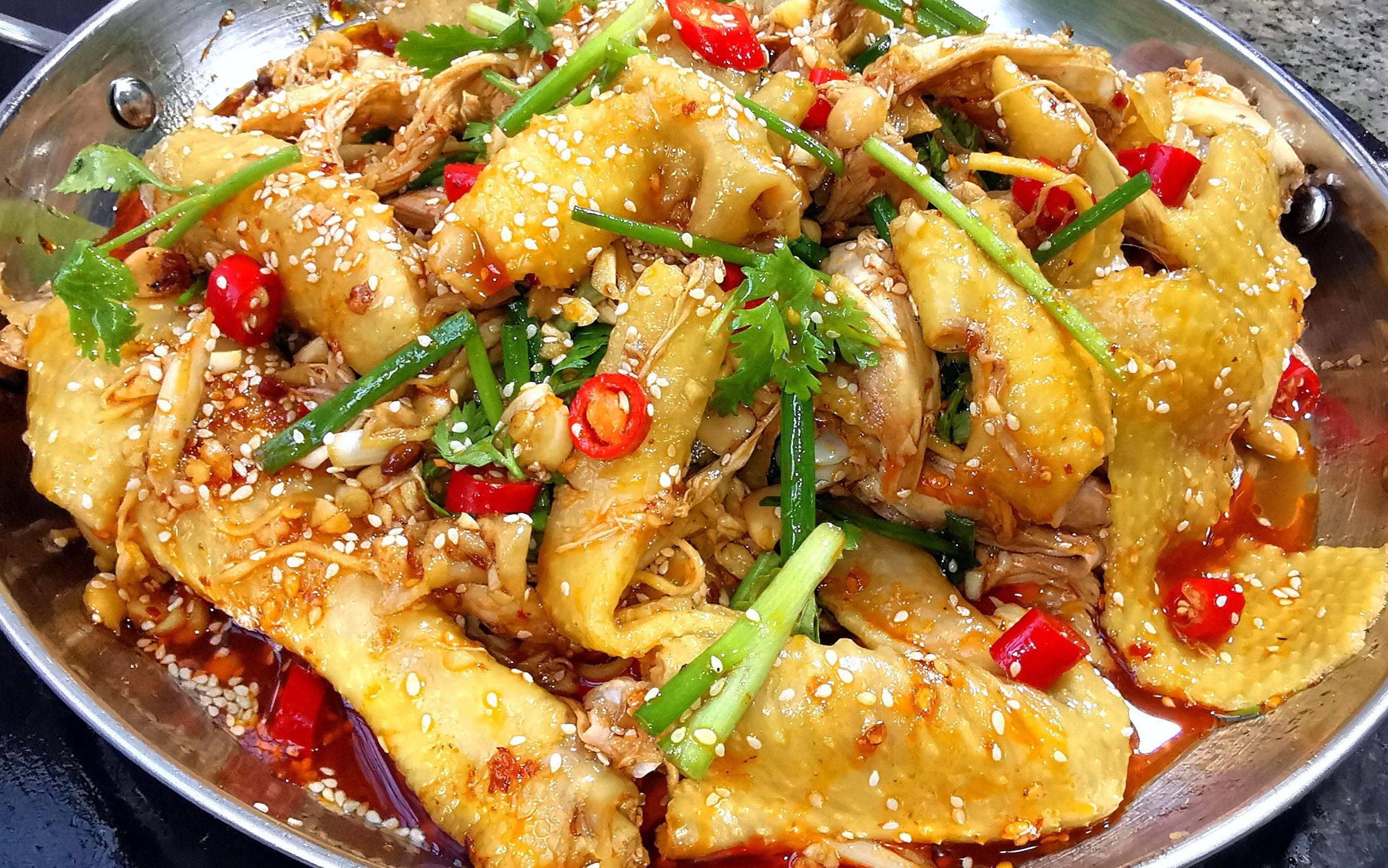 手撕鸡：传统美食的烹饪艺术与文化传承