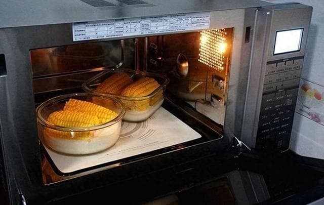 家里有微波炉的要留心，现在知道还不晚，别不当事，看完告知家人