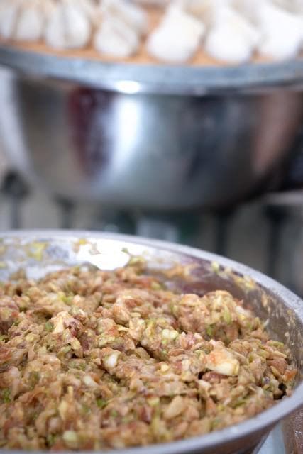 调饺子馅时，掌握“盐水油”口诀，饺子鲜嫩多汁，不腥也不柴