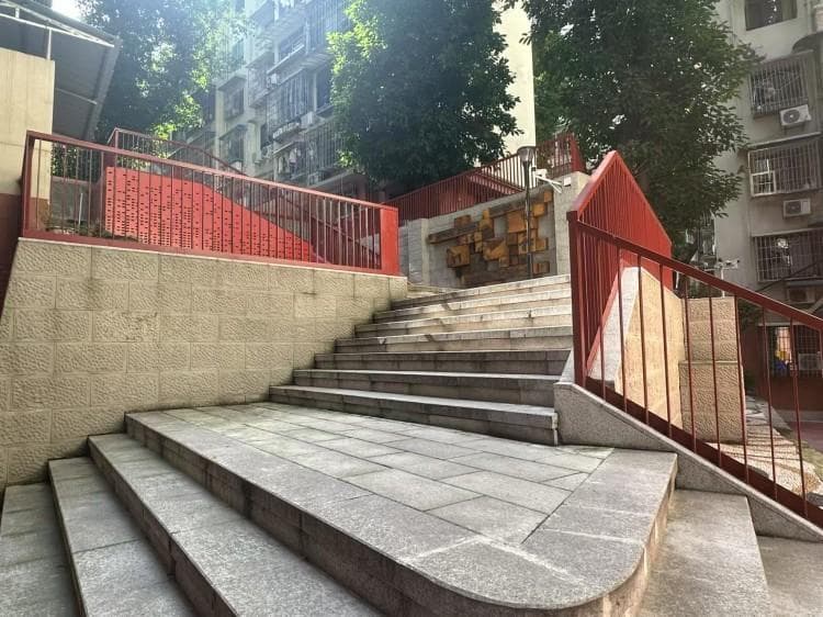 重庆渝中区：打造特色文化节点空间，老旧小区焕发新生