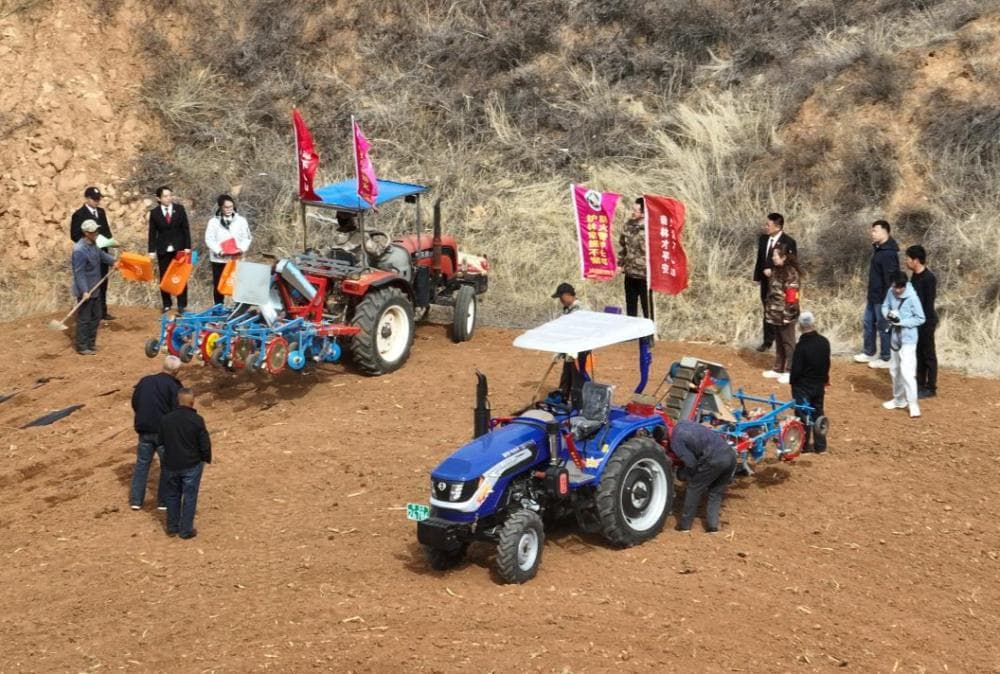 从“靠天吃饭”到“科技种田” 山西沁县3800亩沁州黄拉开春播序幕