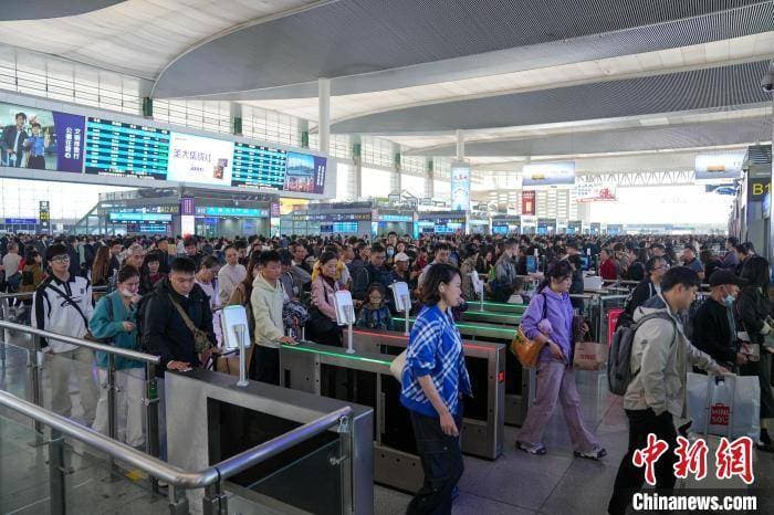 铁路成都车站旅客发送量破1亿人次 较去年同期增长17%