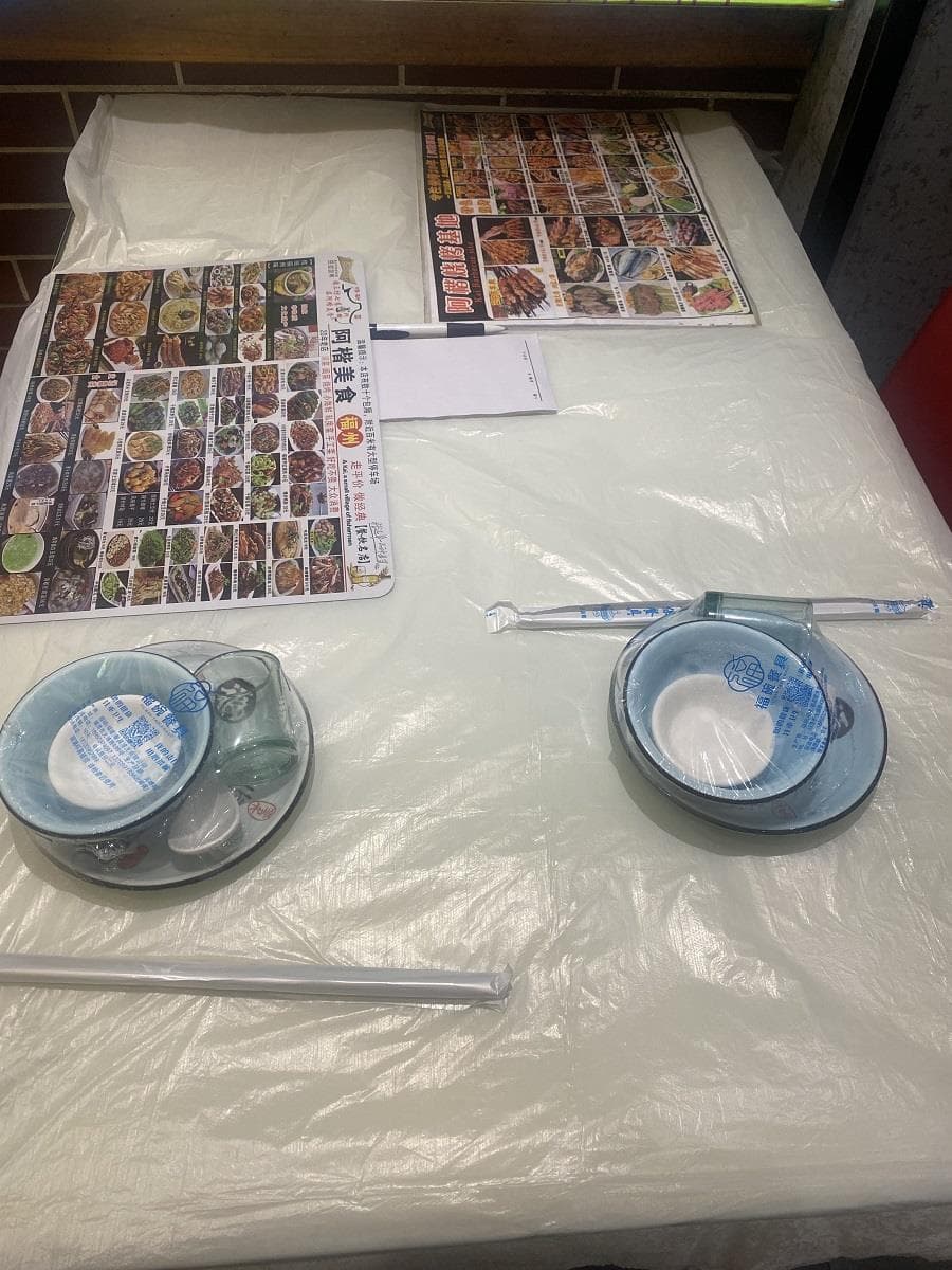 餐具消毒费、餐位费、服务费钱虽不多 争议不少