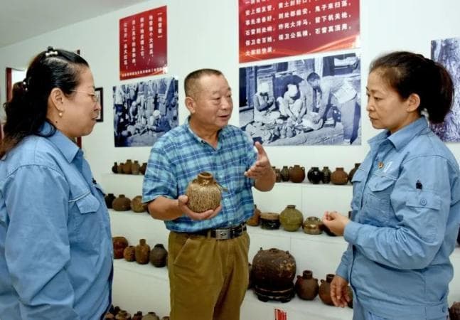 一家三代人的抗战文物收藏之路：从一把军刀到800件展品的家庭展览馆
