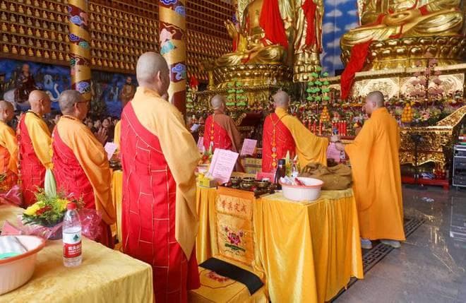 寺庙里的"开光"仪式：神秘的宗教传统还是心理安慰？