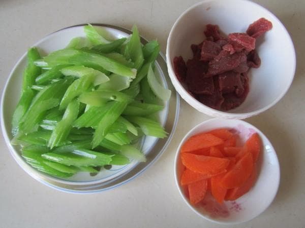 西芹炒牛肉
