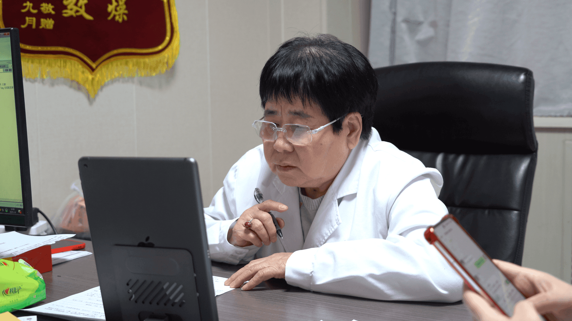 被痛风纠缠？从尿酸代谢和肾脏功能入手，教你从根源突破