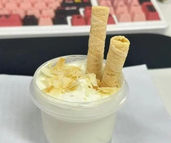 自制“干噎酸奶”风靡网络，可能有食品安全风险