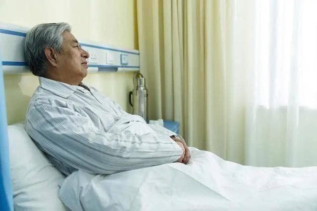 如果长期和癌症病人一起生活，健康的亲人会变得如何？