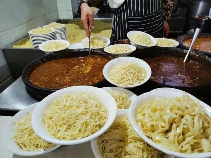 走，到武威咥（die）各种花样的面食