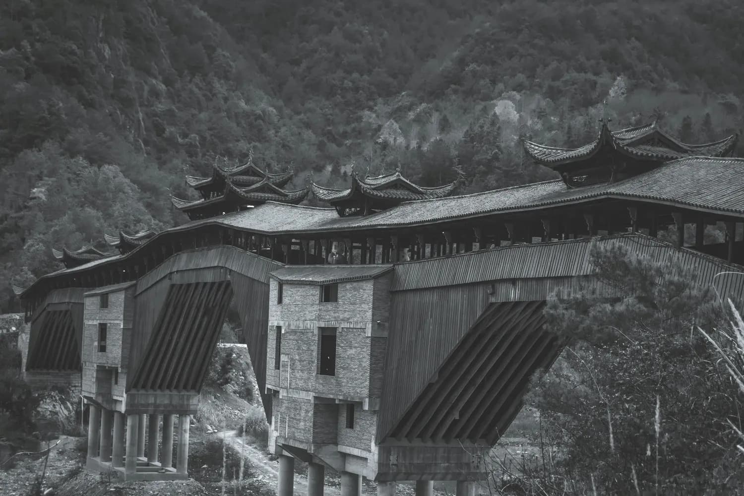 土家族吊脚楼：千年文化的传承之美