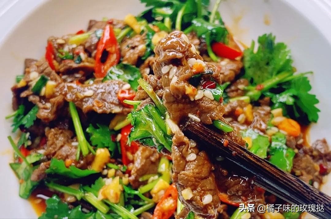 三道美味凉菜制作教程：香菜拌牛肉、凉拌海螺片、凉拌黄瓜条