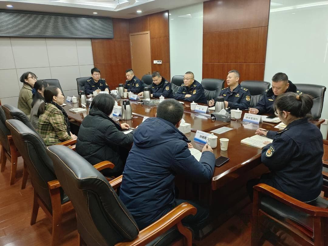 “服务靠前一步”：城管地铁联动提升非机动车停车