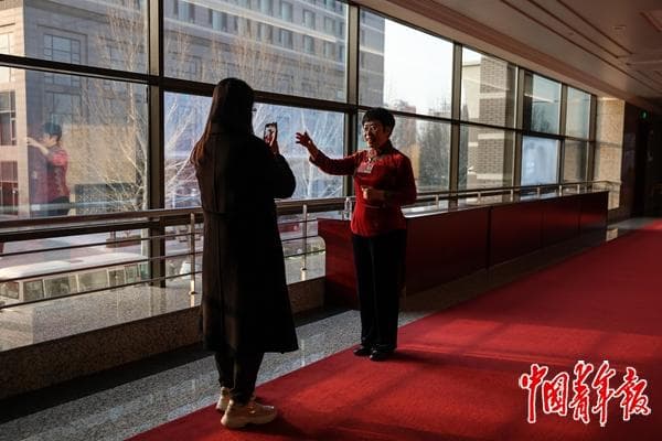 在意“小确幸”的年轻人，需要什么样的榜样