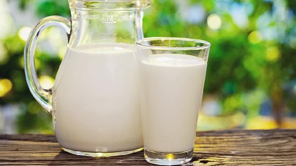 生牛乳是牛奶吗还是奶粉