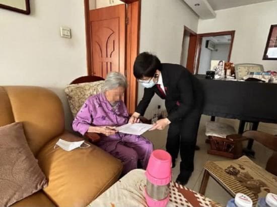 享有房屋所有权的女儿能让母亲腾房吗？