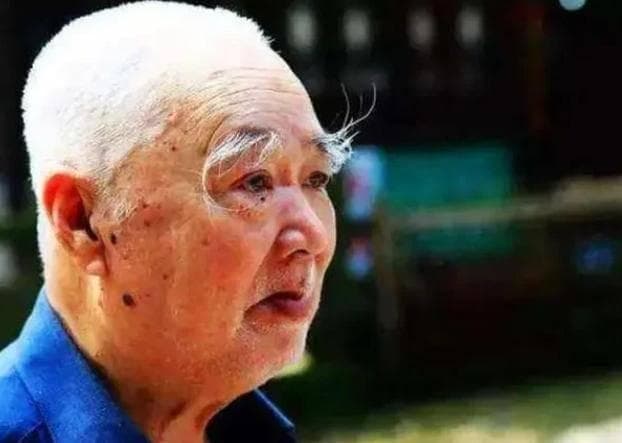 男性过了50岁，眉毛突然变长，暗示了什么？多数人还蒙在鼓里