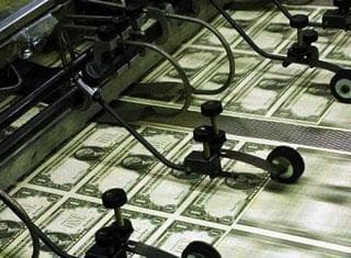 量化对冲策略的定义是什么？实施量化对冲策略需要注意什么？