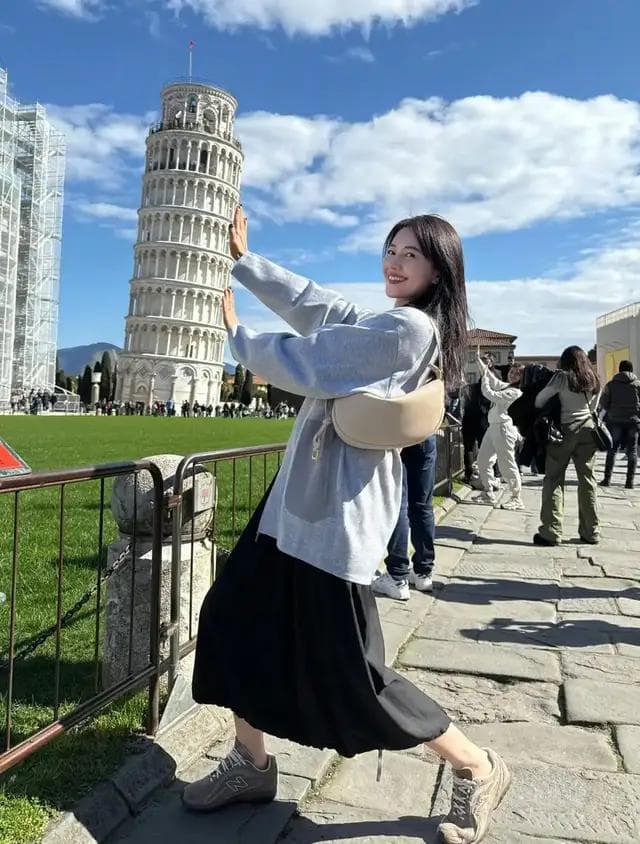 时光不败美人：高圆圆的岁月诗篇与人生叙事