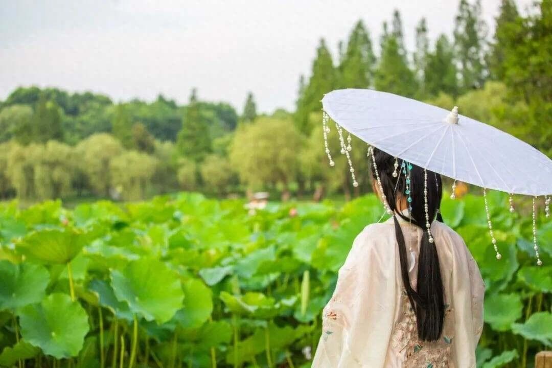 50位诗人，50句经典爱情诗词，比一比谁更深情！