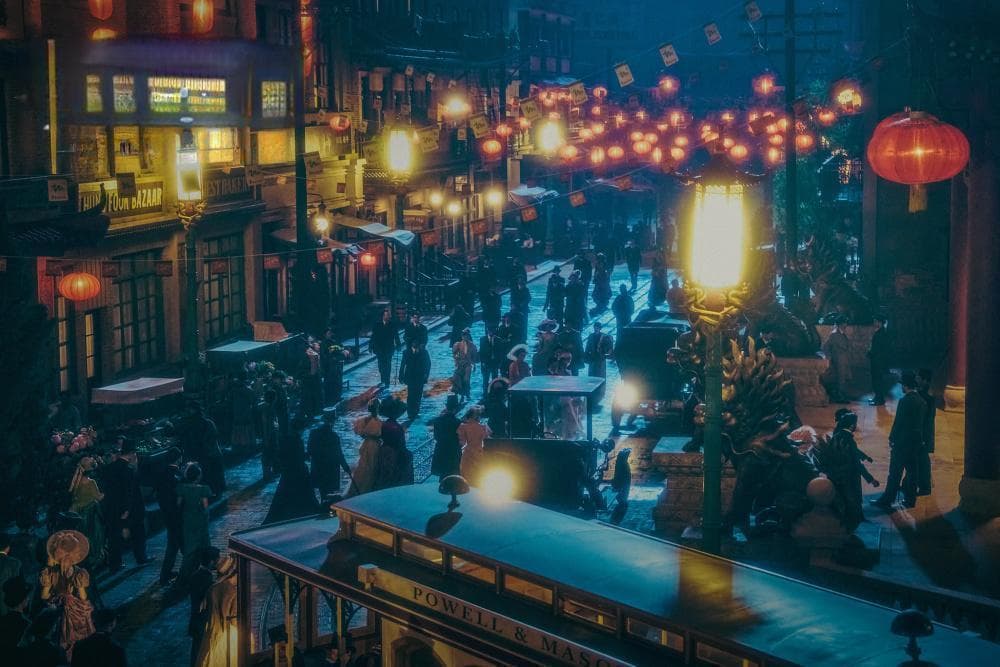 《唐探1900》：AI营销创新与华工历史再现