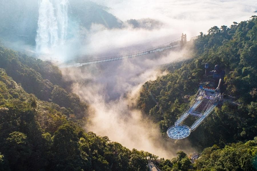 古龙峡云天玻霸：广东清远的玻璃大峡谷奇观